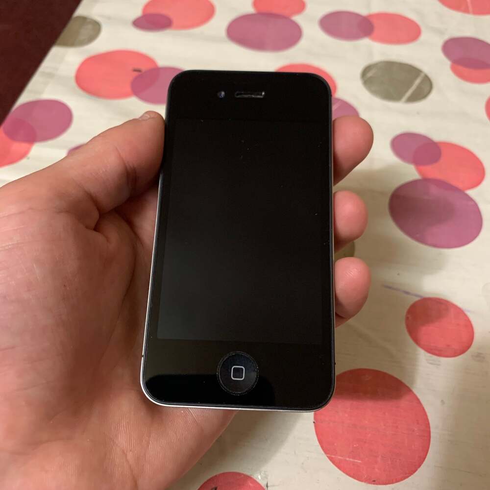 Apple iPhone 4 8GB in Black for Verizon FOR PARTS